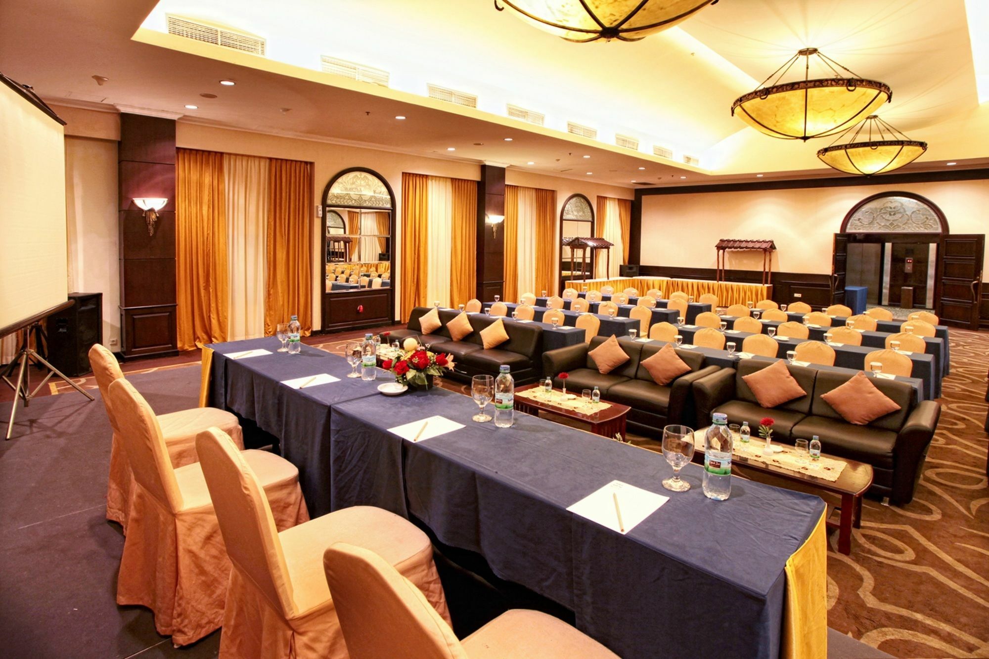 Grand Zuri Pekanbaru Exterior foto